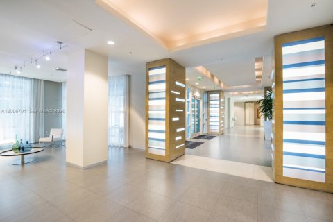 Condominio en alquiler en Miami, Florida, 1 dormitorio, 72.46 m2 № 2071151 - foto 23