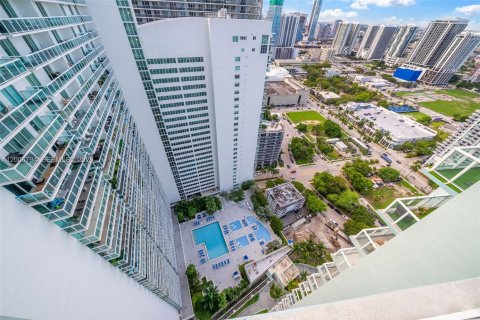 Condominio en alquiler en Miami, Florida, 1 dormitorio, 72.46 m2 № 2071151 - foto 7