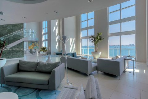Condominio en alquiler en Miami, Florida, 1 dormitorio, 72.46 m2 № 2071151 - foto 21