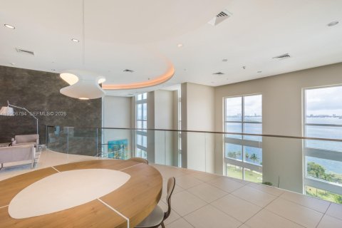 Condominio en alquiler en Miami, Florida, 1 dormitorio, 72.46 m2 № 2071151 - foto 24