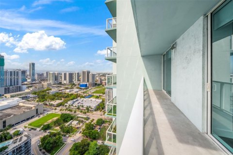 Condominio en alquiler en Miami, Florida, 1 dormitorio, 72.46 m2 № 2071151 - foto 6
