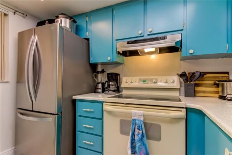 Condo in Treasure Island, Florida, 2 bedrooms  № 1855831 - photo 7