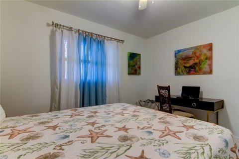 Condo in Treasure Island, Florida, 2 bedrooms  № 1855831 - photo 27