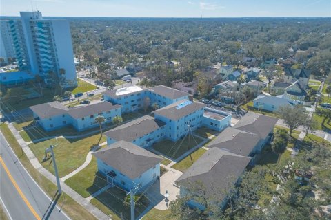 Condo in Daytona Beach, Florida, 2 bedrooms  № 1542787 - photo 17