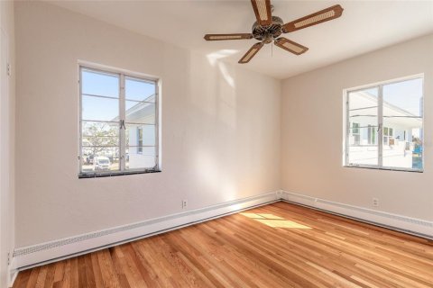 Condo in Daytona Beach, Florida, 2 bedrooms  № 1542787 - photo 13