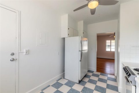 Condo in Daytona Beach, Florida, 2 bedrooms  № 1542787 - photo 9