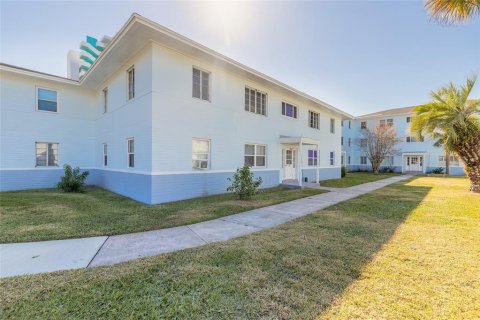 Condo in Daytona Beach, Florida, 2 bedrooms  № 1542787 - photo 2