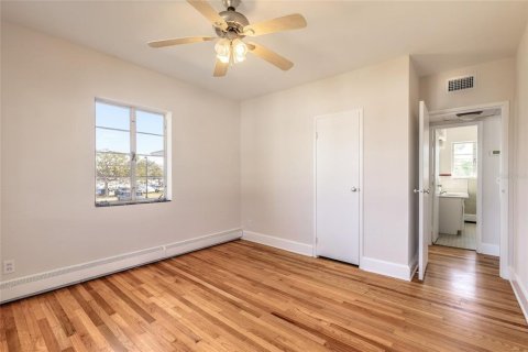 Condo in Daytona Beach, Florida, 2 bedrooms  № 1542787 - photo 11