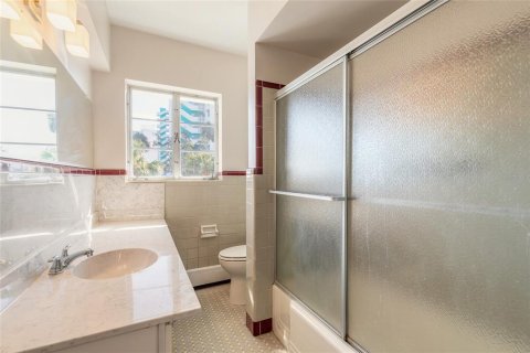 Condo in Daytona Beach, Florida, 2 bedrooms  № 1542787 - photo 12