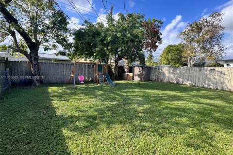 Casa en alquiler en North Lauderdale, Florida, 2 dormitorios, 82.03 m2 № 2048385 - foto 12