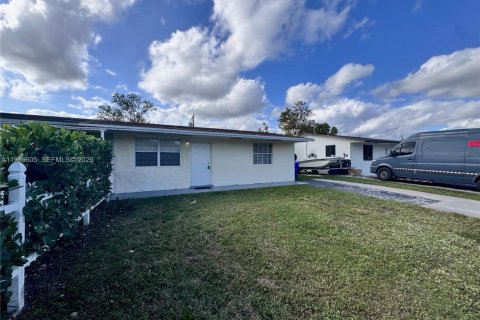 Casa en alquiler en North Lauderdale, Florida, 2 dormitorios, 82.03 m2 № 2048385 - foto 2