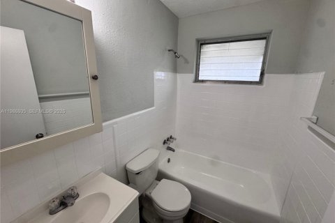 Casa en alquiler en North Lauderdale, Florida, 2 dormitorios, 82.03 m2 № 2048385 - foto 7