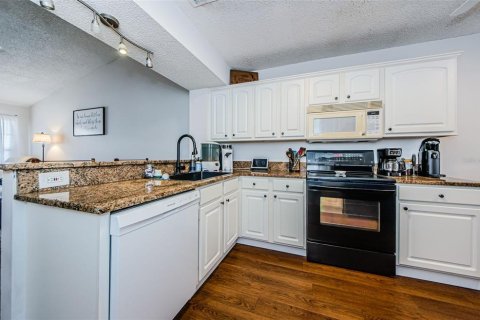 Condominio en venta en New Port Richey, Florida, 2 dormitorios, 85.93 m2 № 1689587 - foto 9