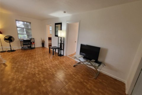 Casa en alquiler en Dania Beach, Florida, 1 dormitorio, 61.32 m2 № 2019823 - foto 9