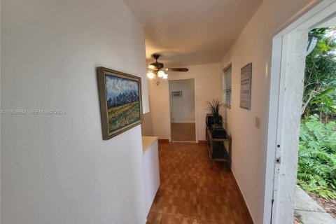 Casa en alquiler en Dania Beach, Florida, 1 dormitorio, 61.32 m2 № 2019823 - foto 4