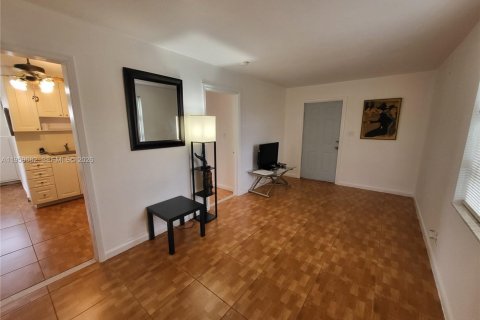 Casa en alquiler en Dania Beach, Florida, 1 dormitorio, 61.32 m2 № 2019823 - foto 8