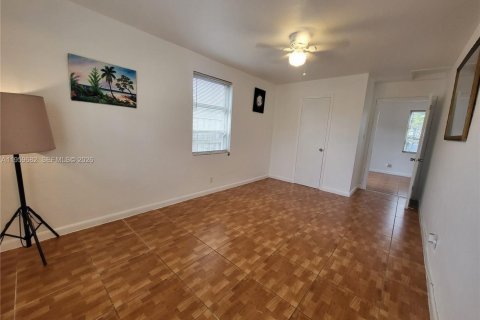 Casa en alquiler en Dania Beach, Florida, 1 dormitorio, 61.32 m2 № 2019823 - foto 18