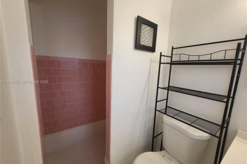 Casa en alquiler en Dania Beach, Florida, 1 dormitorio, 61.32 m2 № 2019823 - foto 12