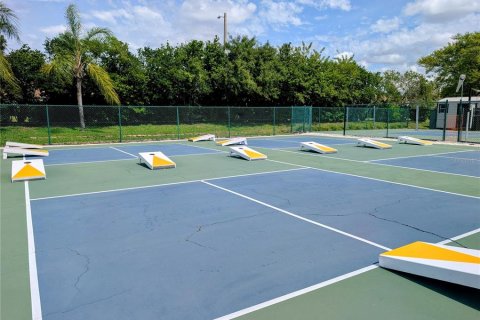Condo in Sun City Center, Florida, 2 bedrooms  № 2123475 - photo 24