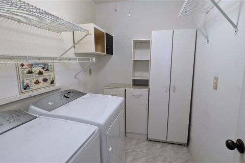 Condo in Sun City Center, Florida, 2 bedrooms  № 2123475 - photo 18