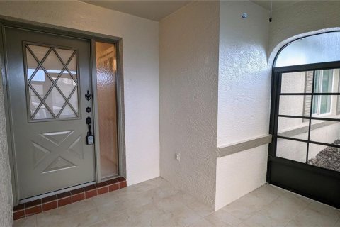 Condo in Sun City Center, Florida, 2 bedrooms  № 2123475 - photo 2