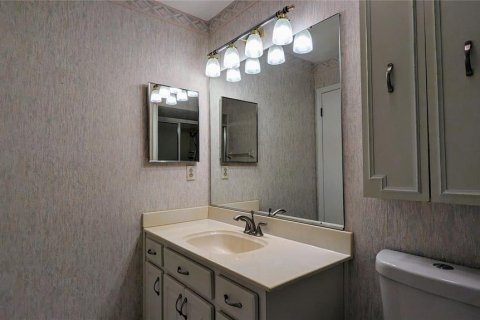 Condo in Sun City Center, Florida, 2 bedrooms  № 2123475 - photo 22