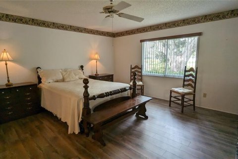 Condo in Sun City Center, Florida, 2 bedrooms  № 2123475 - photo 19