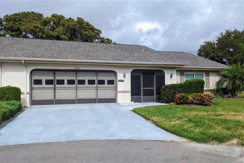 Condo in Sun City Center, Florida, 2 bedrooms № 2123475