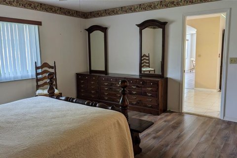 Condo in Sun City Center, Florida, 2 bedrooms  № 2123475 - photo 20