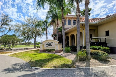 Condo in Sun City Center, Florida, 2 bedrooms  № 2123475 - photo 27