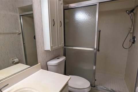 Condo in Sun City Center, Florida, 2 bedrooms  № 2123475 - photo 21