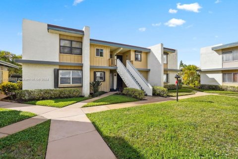 Condo in Jensen Beach, Florida, 2 bedrooms  № 1867187 - photo 1