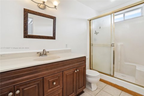 Condo in Jensen Beach, Florida, 2 bedrooms  № 1867187 - photo 16