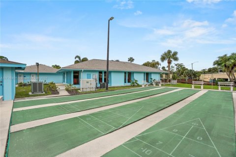 Condo in Jensen Beach, Florida, 2 bedrooms  № 1867187 - photo 26