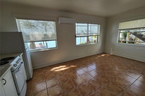 Apartment in Treasure Island, Florida 1 bedroom, 55.74 sq.m. № 1837165 - photo 12