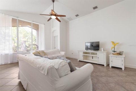 House in Palm Coast, Florida 3 bedrooms, 154.96 sq.m. № 974242 - photo 4