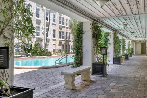 Condo in Palm Beach, Florida, 1 bedroom  № 2153812 - photo 13