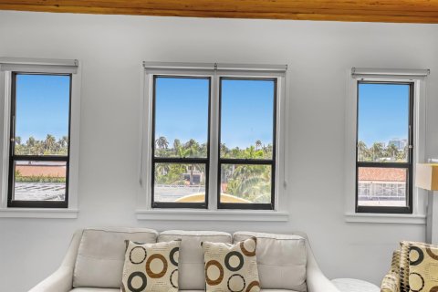 Condo in Palm Beach, Florida, 1 bedroom  № 2153812 - photo 6
