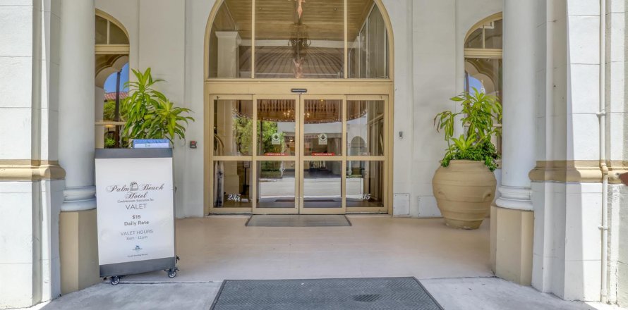 Condo in Palm Beach, Florida, 1 bedroom  № 2153812