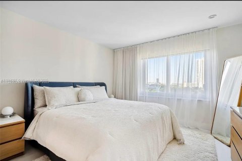 Condominio en venta en Hallandale Beach, Florida, 1 dormitorio, 78.97 m2 № 1868040 - foto 20