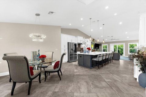 Casa en venta en Port Charlotte, Florida, 5 dormitorios, 265.05 m2 № 1783456 - foto 6
