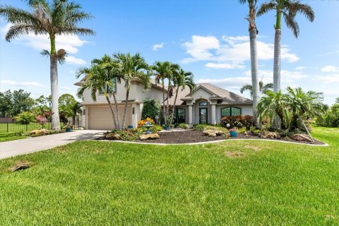Casa en venta en Port Charlotte, Florida, 5 dormitorios, 265.05 m2 № 1783456 - foto 4
