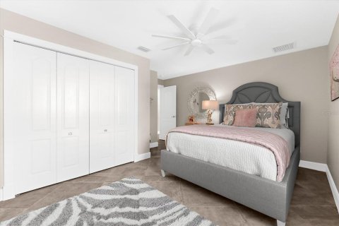 Casa en venta en Port Charlotte, Florida, 5 dormitorios, 265.05 m2 № 1783456 - foto 24