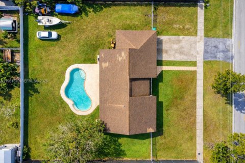 House in Homestead, Florida 3 bedrooms, 151.43 sq.m. № 2027228 - photo 2