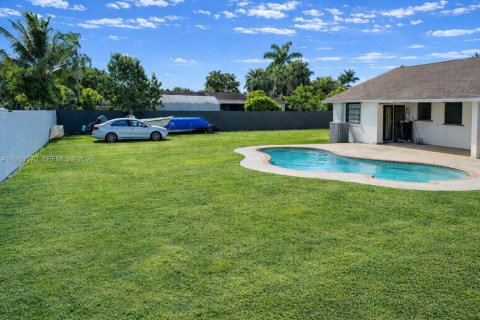 House in Homestead, Florida 3 bedrooms, 151.43 sq.m. № 2027228 - photo 6