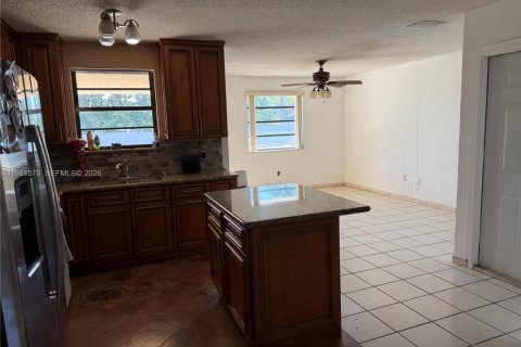 House in Homestead, Florida 3 bedrooms, 151.43 sq.m. № 2027228 - photo 10