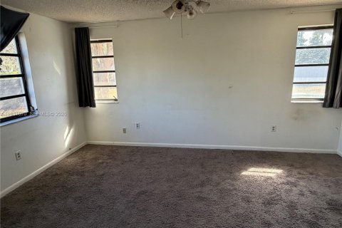 House in Homestead, Florida 3 bedrooms, 151.43 sq.m. № 2027228 - photo 11