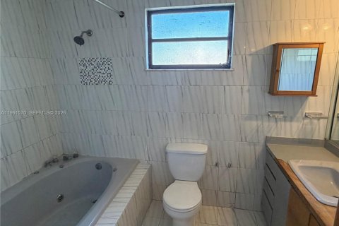 House in Homestead, Florida 3 bedrooms, 151.43 sq.m. № 2027228 - photo 12
