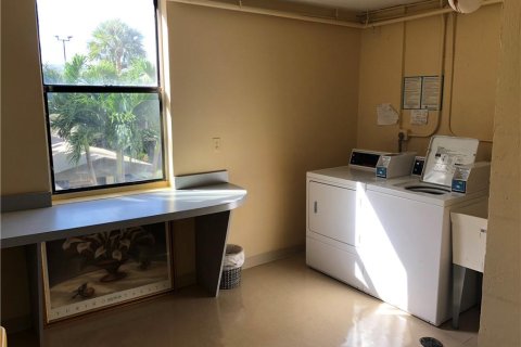 Condominio en alquiler en Fort Lauderdale, Florida, 2 dormitorios, 106.84 m2 № 1074858 - foto 1
