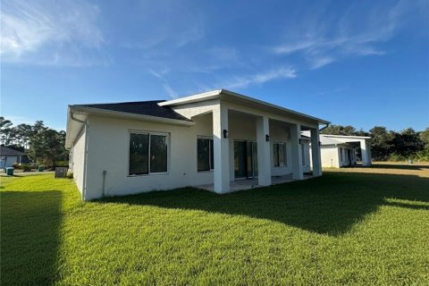 House in Punta Gorda, Florida 4 bedrooms, 200.02 sq.m. № 2108948 - photo 3